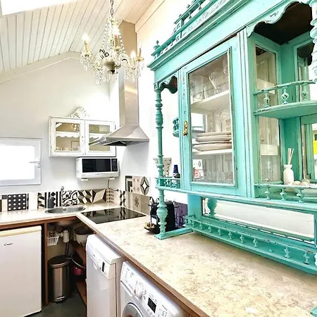 Kitsch Corner Paradise Ii Lisboa