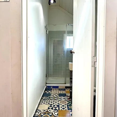 Kitsch Corner Paradise Ii * 리스본
