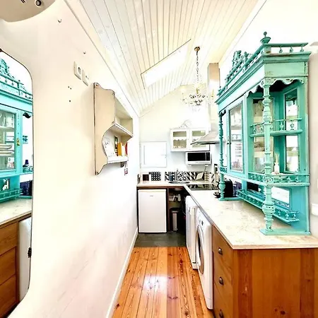 Kitsch Corner Paradise Ii * Лиссабон