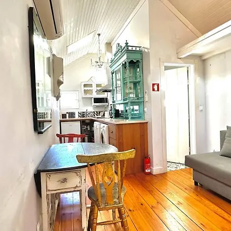 Kitsch Corner Paradise Ii * Лиссабон